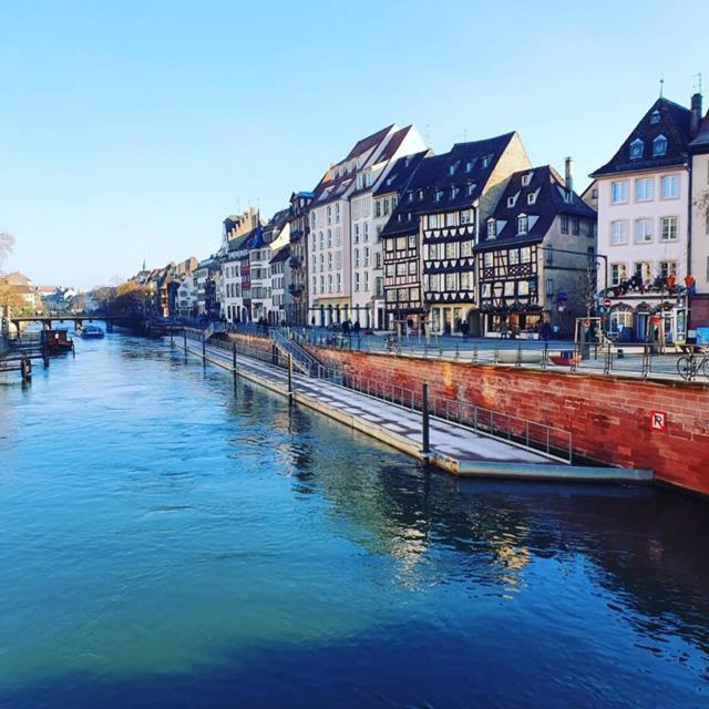 A L'Ill - Apparts & Studios Strasbourg Hyper Centre المظهر الخارجي الصورة